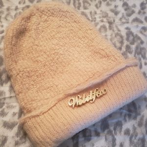 WILDFOX WHITE LABEL PEACH PINK KNIT SLOUCHY BEANIE HAT W GOLD ADJUSTABLE PIN NEW